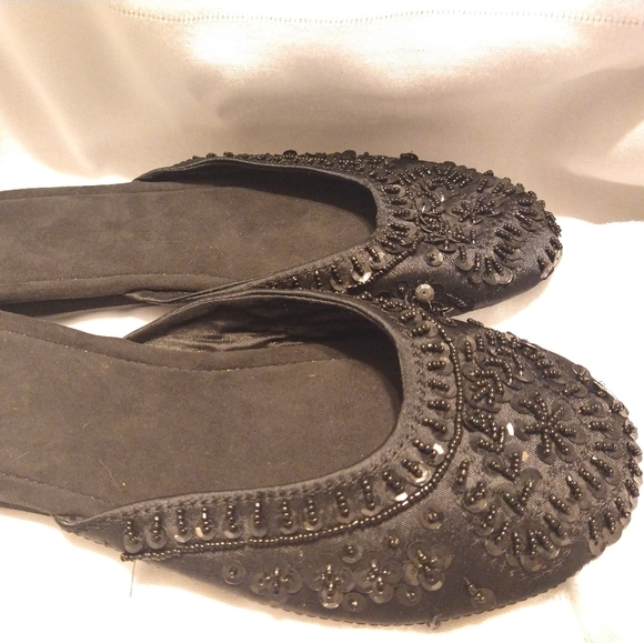 Black Beaded Slip on Shoe 9/10 - Picture 10 of 11